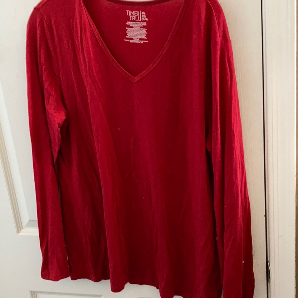 FINAL MARKDOWN Ladies’ Time and Tru V-neck Tee (XL)